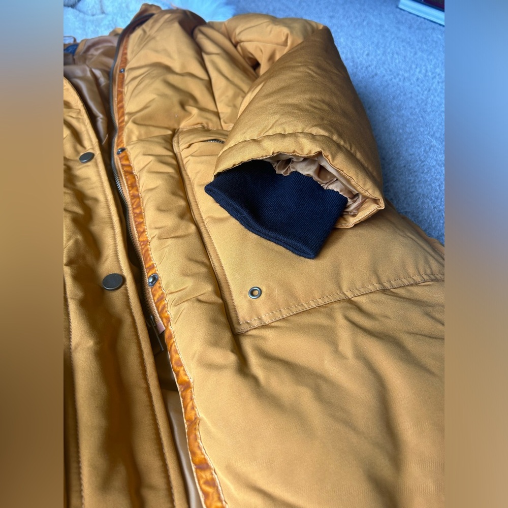 NWOT!!! Gorgeous Gold Heavyweight puffer midi jacket . Sz Medium. - Picture 3 of 13